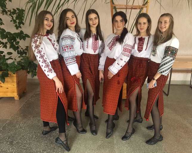 Красуні-україночки факультету філології і журналістики